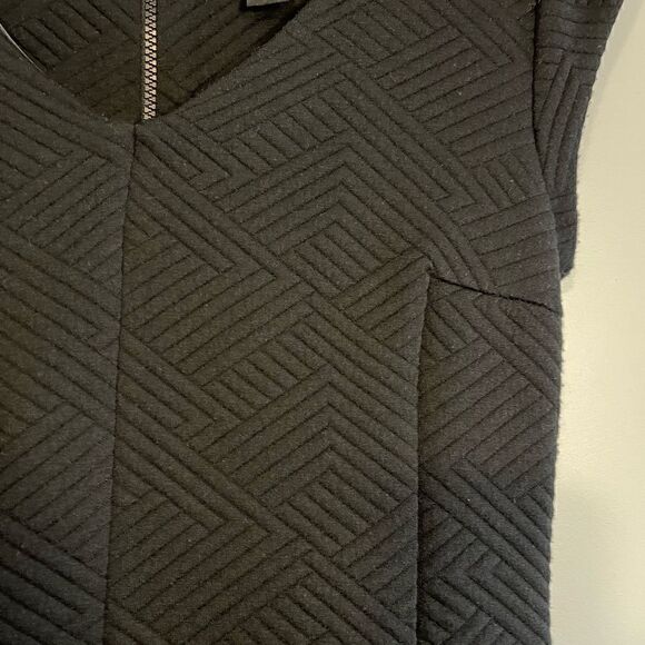 Adrienne Vittadini Cap Sleeve Textured Fit & Flare Dress in Black | SZ 6 - Picture 8 of 9